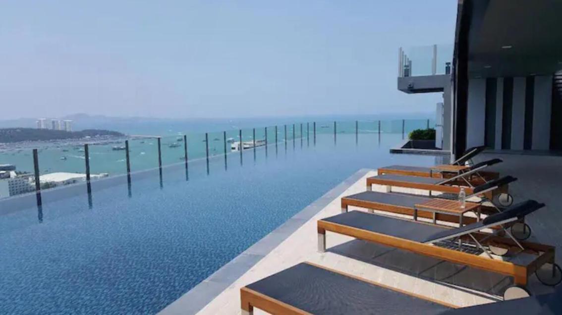 The Base Central Pattaya Quiet Room With Infinity Pool & Free Netflix Exterior photo